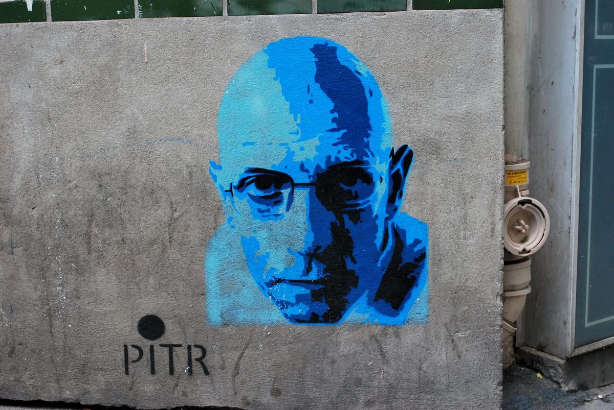 Un murales raffigurante Michel Foucault (Inge Knoff/Flickr CC BY-NC 2.0)
