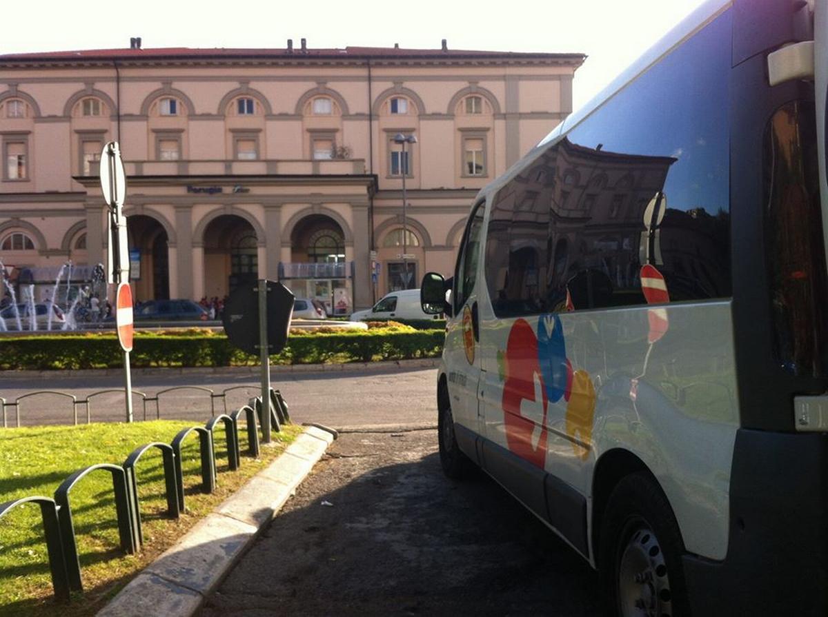 Perugia, il furgone dell'Unità di strada, che offre un servizio di riduzione del danno dei rischi connessi all'uso di sostanze stupefacenti