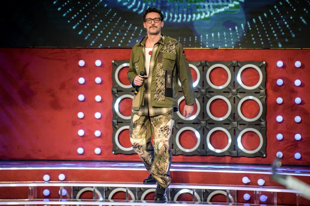 Willie Peyote sul palco di Sanremo giovani il 17 dicembre 2020. Parteciperà a Sanremo con il brano Mai dire mai/La Locura (C. Furlan/LaPresse)