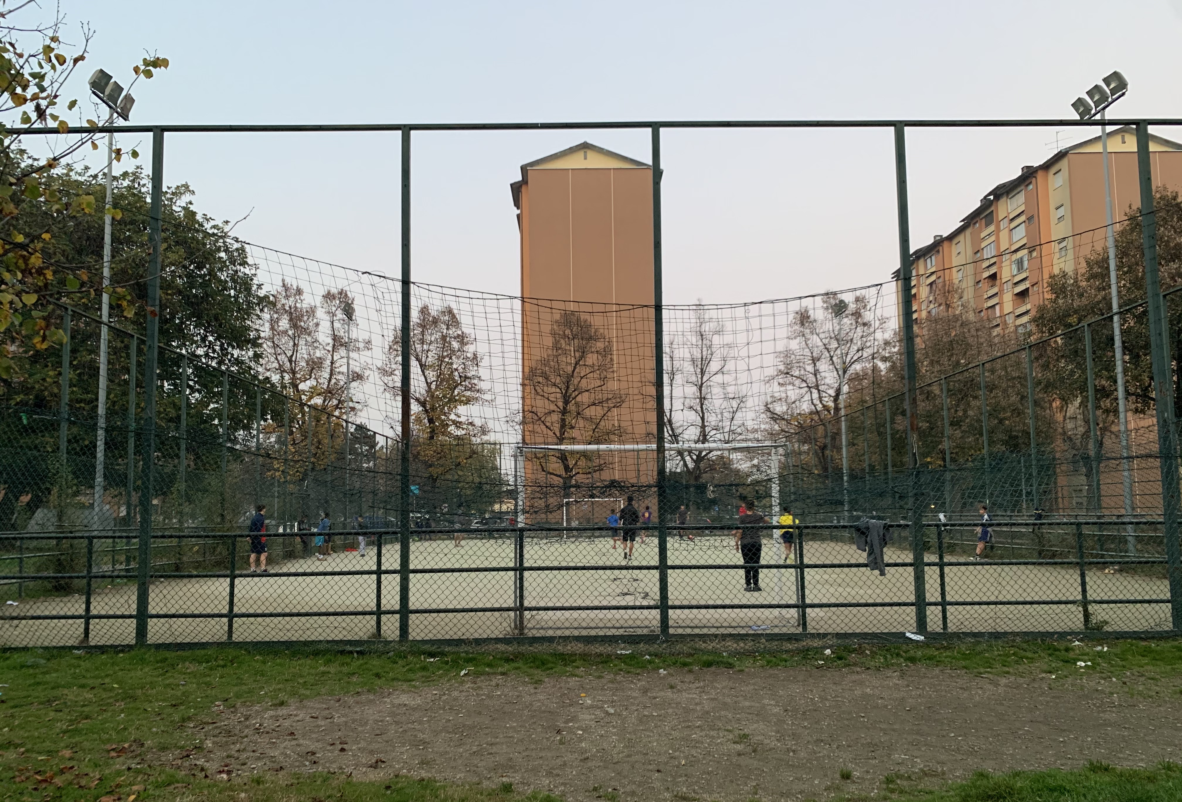 Un campetto da calcio in Barriera di Milano