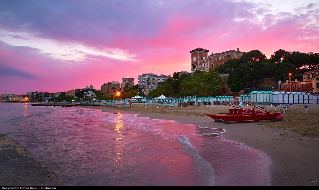 Una spiaggia di Anzio (Moyan Brenn/Wikimedia Commons/CC BY 2.0 )