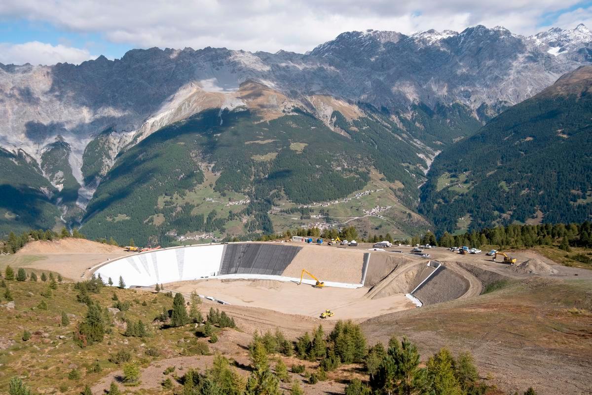 Frazione di Vallecetta (SO), 2025. Nuovo bacino artificiale per l'innevamento della Ski Area di Bormio, 88 mila metri cubi di acqua. Foto: B. Citterio