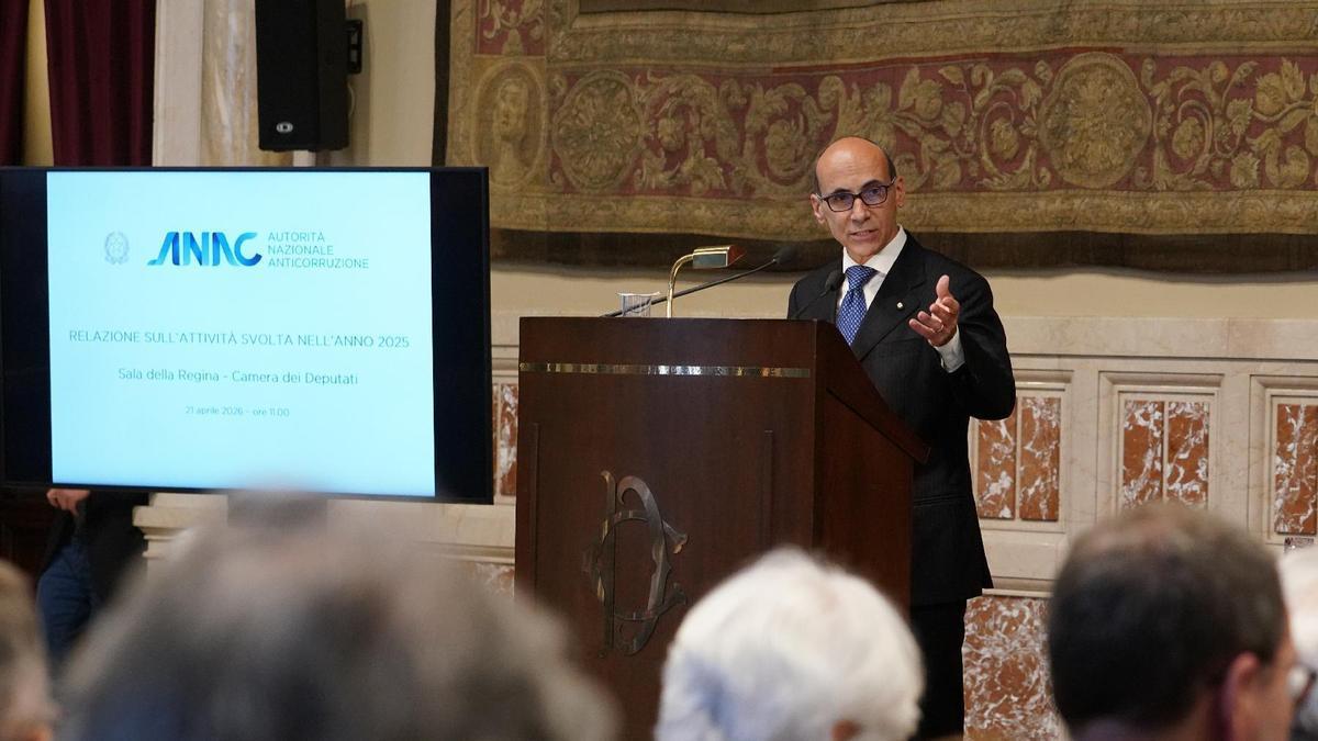 Roma, 21 aprile 2026. Il presidente dell'Anac, Giuseppe Busia, illustra la relazione annuale al parlamento (Foto Anticoli dal sito della Camera dei deputati)