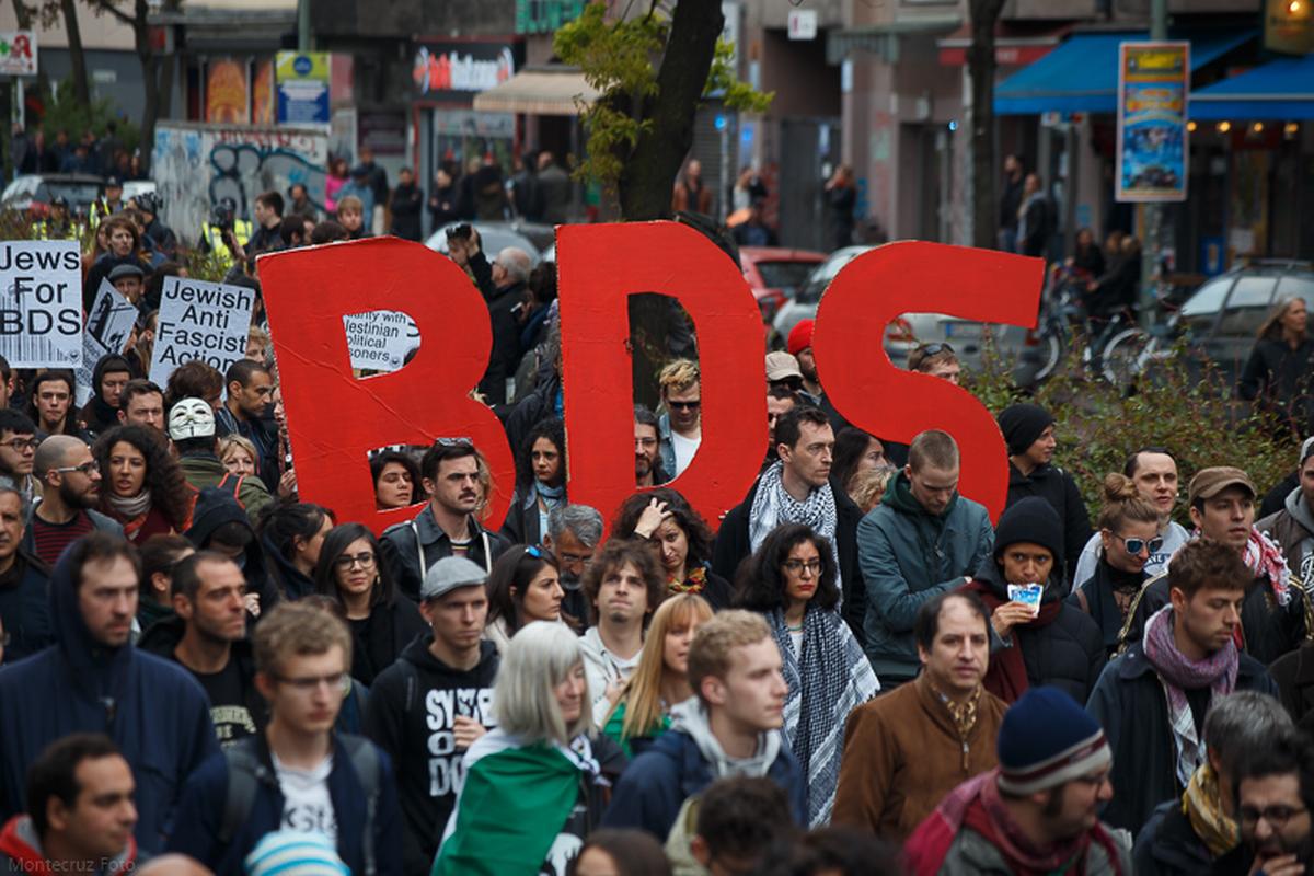 Il movimento Bds per il boicottaggio contro Israele è nato nel 2005 e si è espanso in tutto il mondo, riscuotendo un enorme successo dopo il 2023