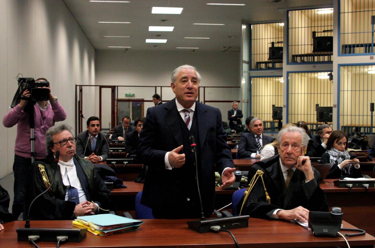L'ex senatore del Pdl, Marcello Dell'Utri nell'aula bunker del carcere Pagliarelli, Palermo, 25 marzo 2013 (Ansa)
