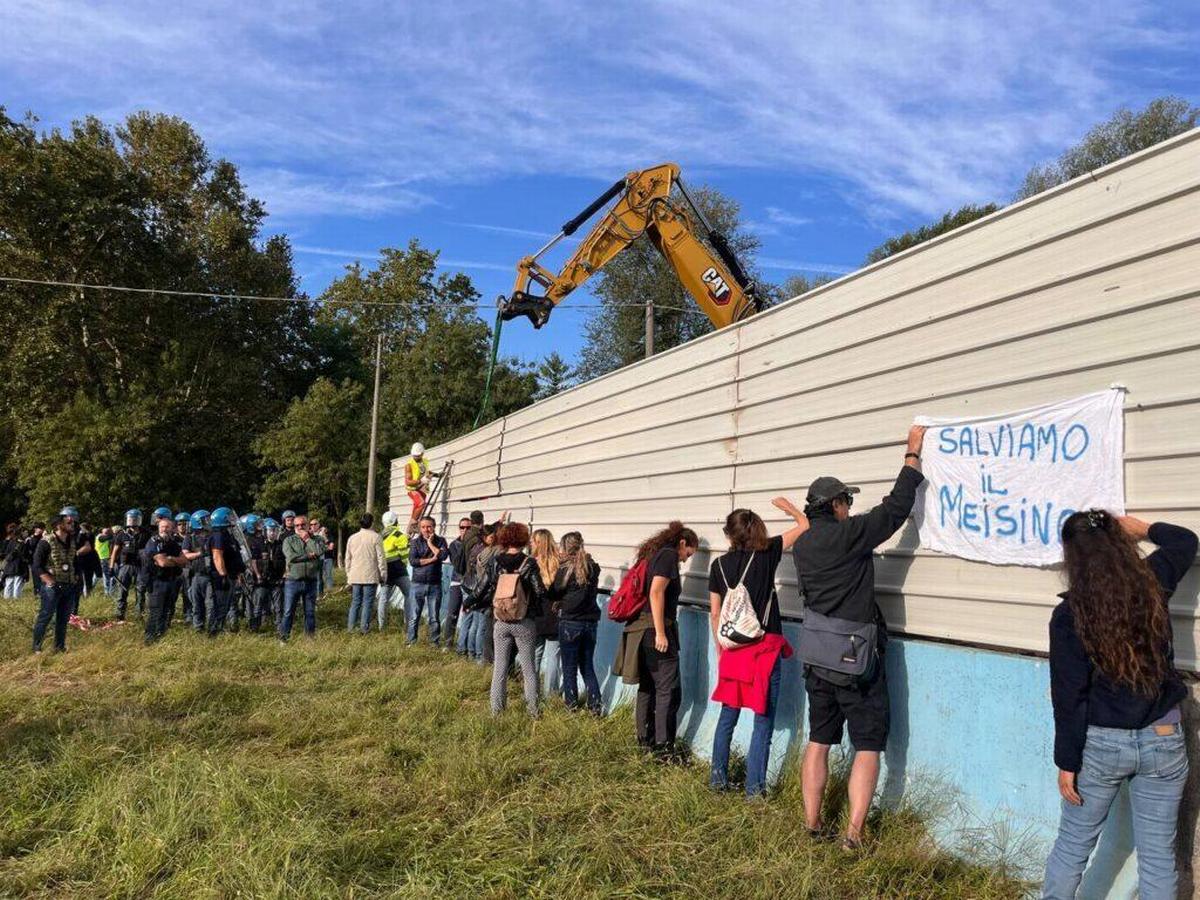 Dal 4 settembre a Torino, con l'inizio dei lavori per la Cittadella dello Sport, sono partite le proteste per impedire che il parco del Meisino cambi la sua natura in nome di un presunto rinnovamento, finanziato dai fondi del PNRR