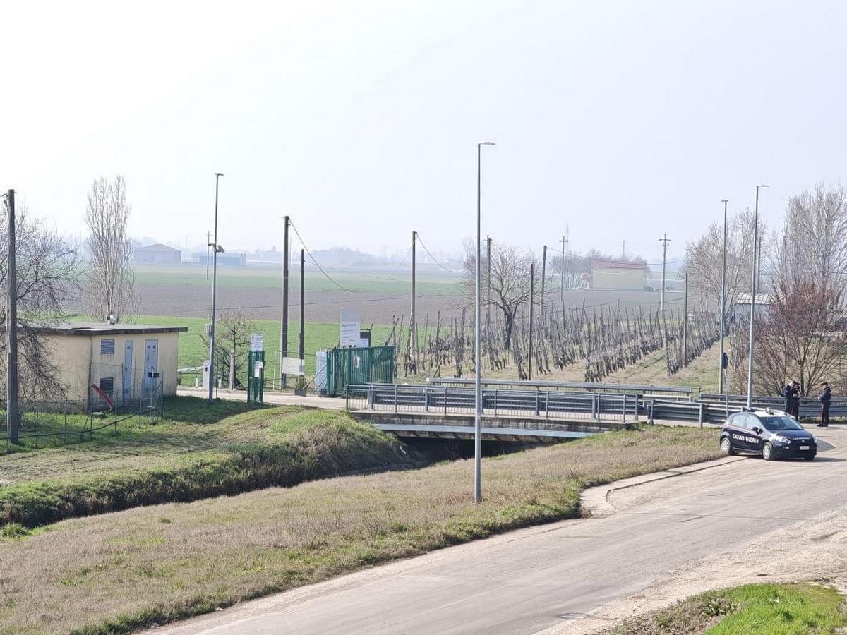 Finale Emilia (Mo), 26 febbraio 2026. I carabinieri impegnati a sequestrare la discarica Feronia