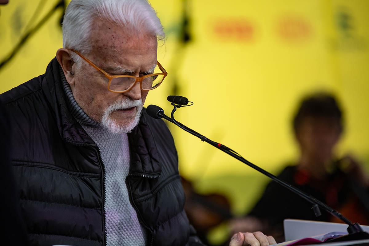 Milano, 21 marzo 2023. Gian Carlo Caselli impegnato nella lettura dei nomi delle vittime innocenti delle mafie, nella giornata a loro dedicata (Foto di Marco Donatiello)