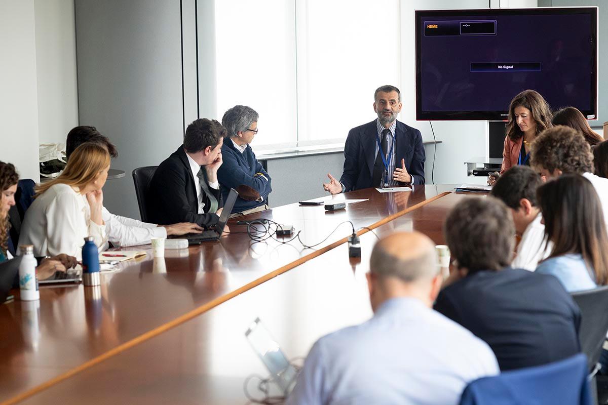Bruxelles, 21 maggio 2025. Giornalisti italiani durante un incontro al Parlamento europeo con gli eurodeputati Gaetano Pedullà e Antonio De Caro (Foto © European Union 2025)