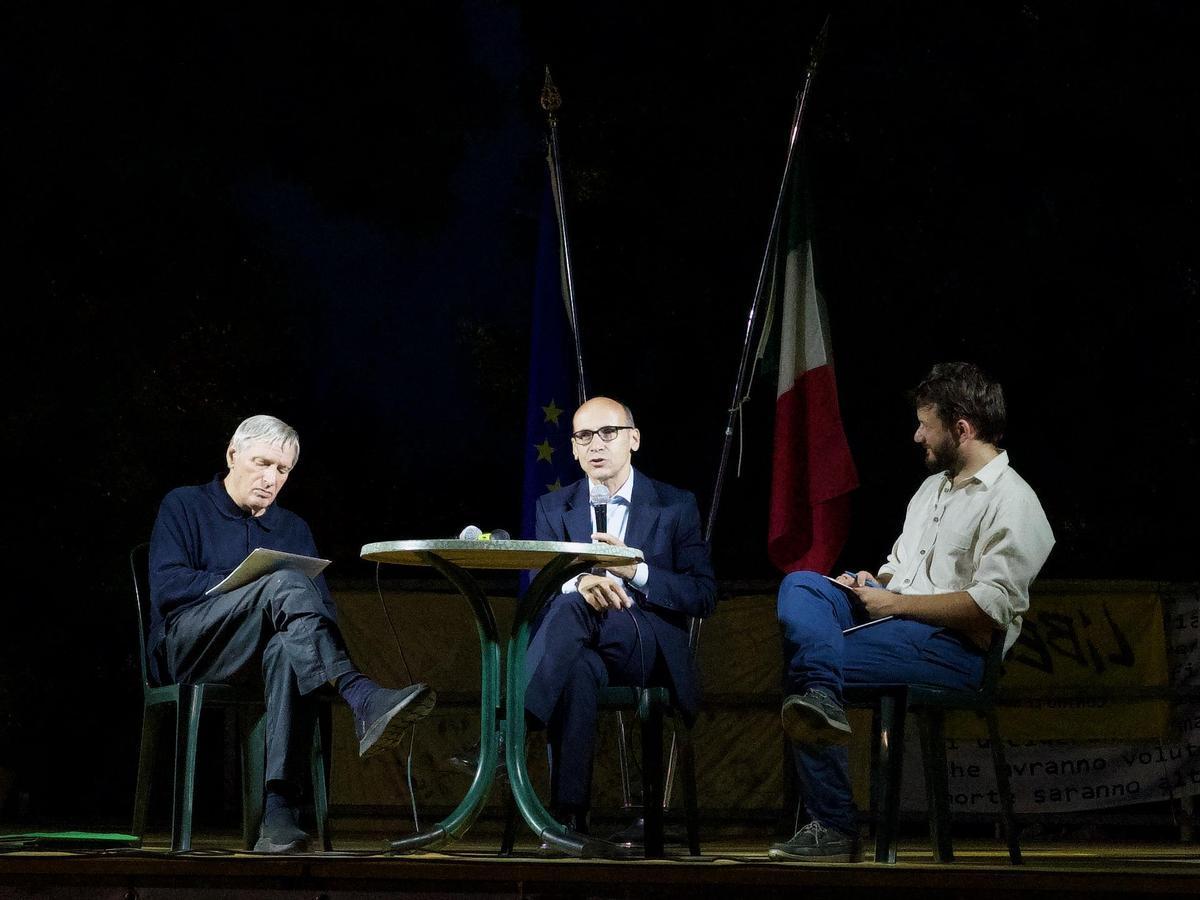 Savignano sul Panaro (Mo), 5 luglio 2024. Da sinistra, don Luigi Ciotti insieme al presidente dell'Autorità anticorruzione Giuseppe Busia (al centro), in un incontro moderato da Marco Antonelli 