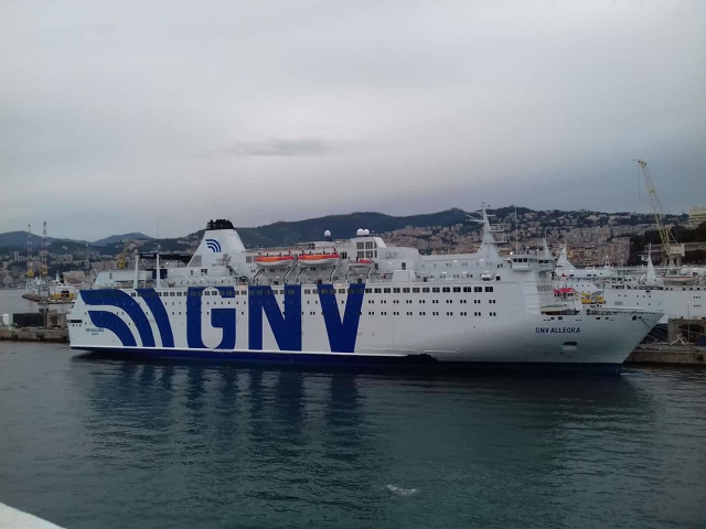 "Allegra" di GNV, una delle navi quarantena volute dal governo