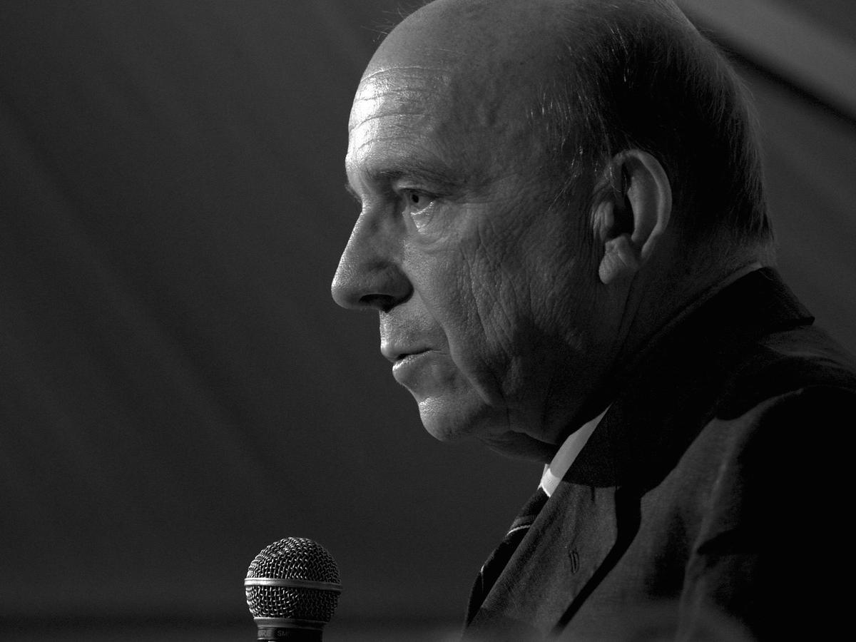 Santo Stefano Belbo (Cuneo), 27 agosto 2016. Gustavo Zagrebelsky alla casa natale di Cesare Pavese per ricevere un premio. Foto di Paolo Benegiamo da Flickr (CC BY-NC-ND 2.0)
