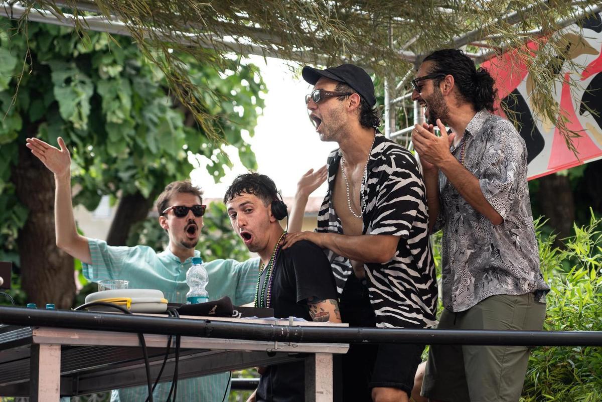 I quattro fondatori di Ivreatronic durante un dj set. Foto dalla pagina Facebook di Ivreatronic 