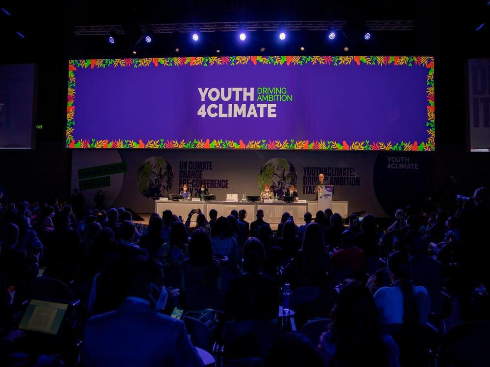 Milano, centro congressi (Mico), 28 settembre 2021. La Youth4Climate dei giovani delegati contro il cambiamento climatico (Foto Ministero della Transizione ecologica)