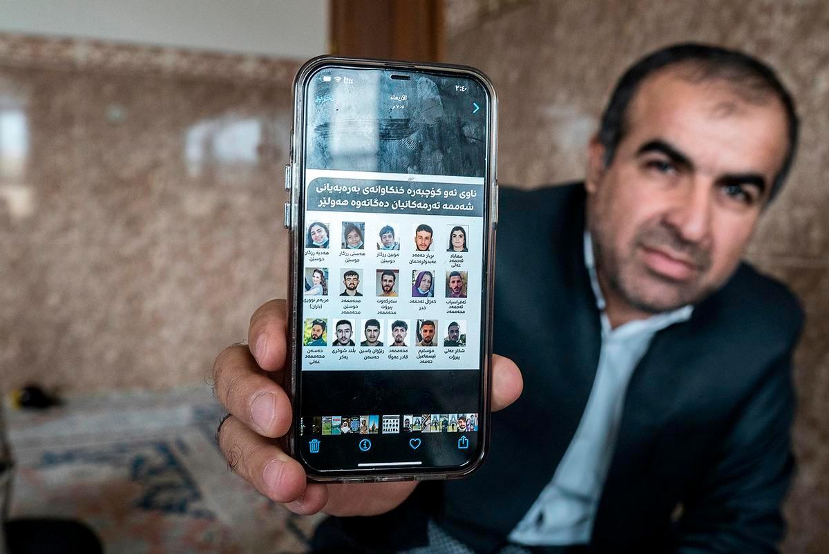 25 novembre 2022, Soran (Iraq). Ismail, padre di Muslim, un giovane di Soran (Iraq) scomparso nel naufragio avvenuto nel Canale della Manica il 24 novembre 2021 (Foto Andrés Mourenza)