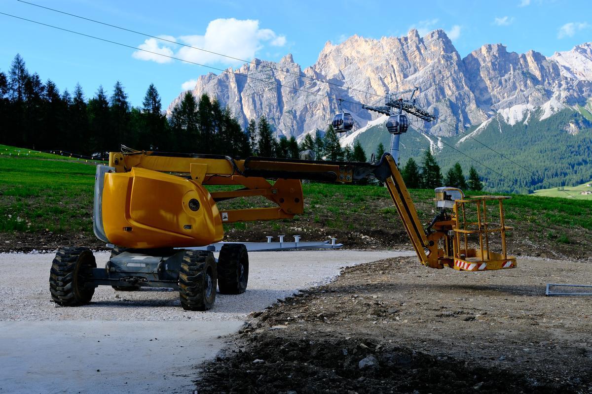 29 aprile 2026, Cortina d'Ampezzo. Lavori vicino alla cabinovia Apollonio-Socrepes. Foto: N. Sclippa