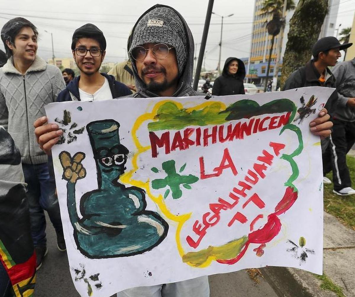 5 maggio 2022. Manifestazione per la legalizzazione della cannabis in Ecuador/Ansa