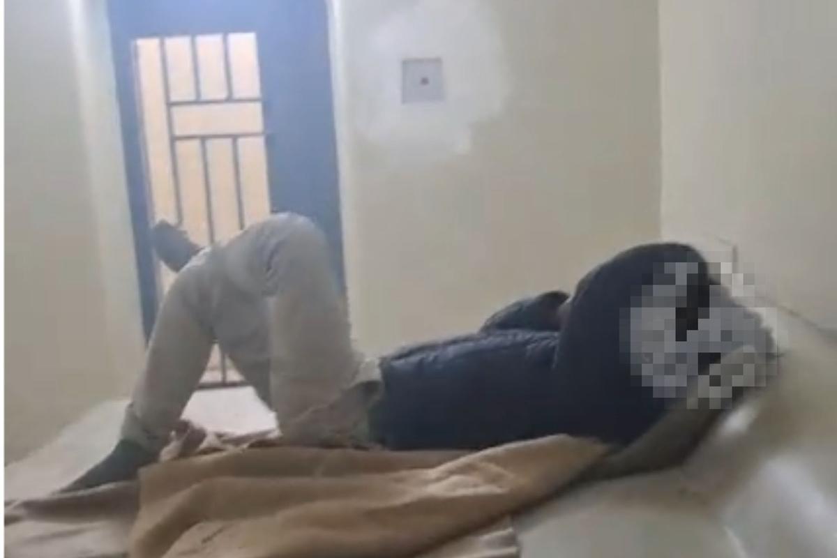 Una foto esclusiva dall'interno delle stanze adibite a luoghi idonei a Napoli. 