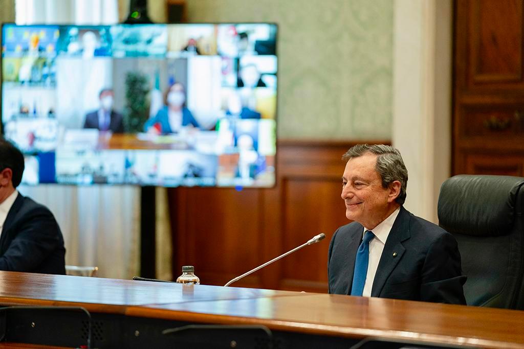 Il presidente del Consiglio, Mario Draghi, durante la videoconferenza sul Pnrr dell'8 aprile (Foto Governo.it)