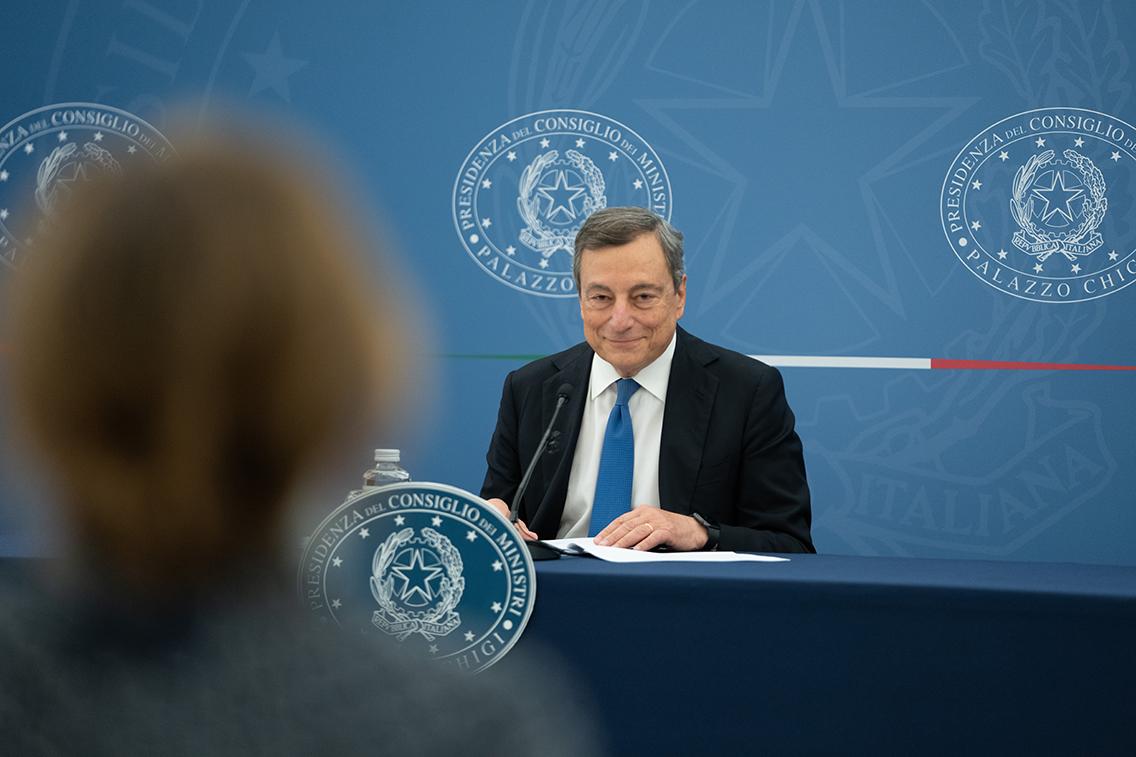 7 ottobre, il presidente del Consiglio, Mario Draghi durante una conferenza stampa al termine della Cabina di Regia per il Pnrr (Foto Palazzo Chigi)