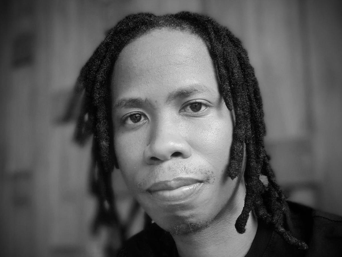 Lo scrittore sudafricano Masande Ntshanga (wikipedia)