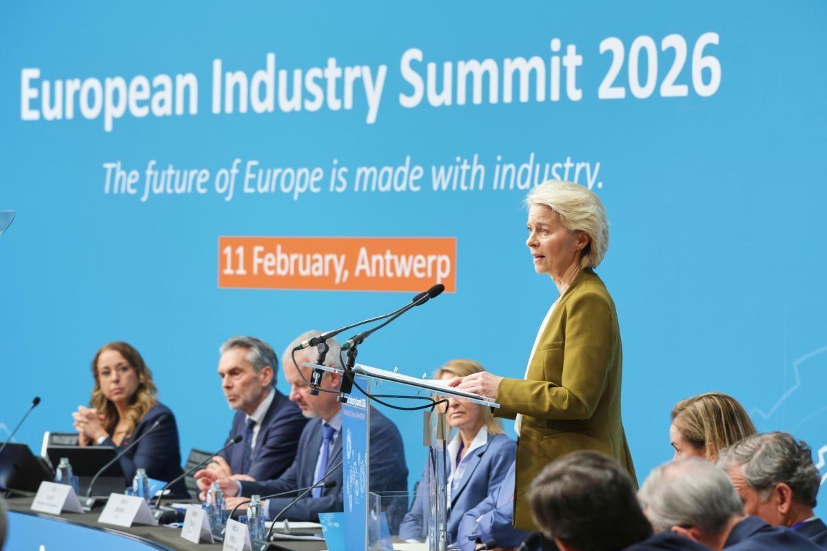 Anversa (Belgio), 11 febbraio 2026. La presidente della commissione europea Ursula von der Leyen interviene durante il summit dell'industria (foto di D. Bendo/Ue)