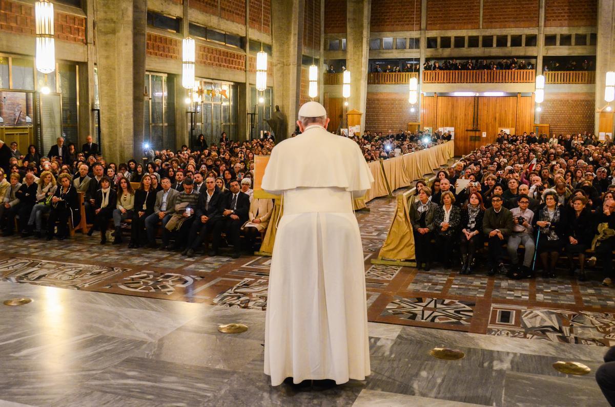 Latina, 20 March 2014. Pope Francis meets the families of the innocent victims of the mafia (photo by Tita Raffetti)