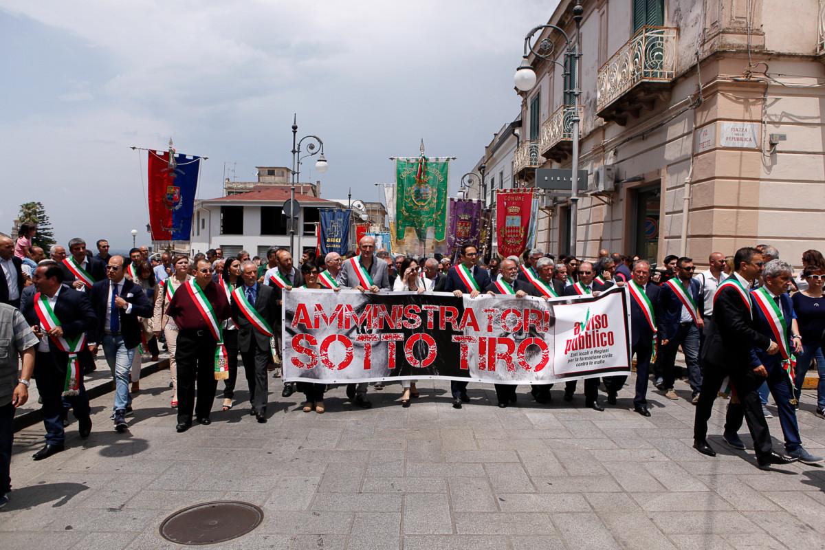 Polistena 2016. La prima marcia di amministratori sotto tiro. Da avvisopubblico.it