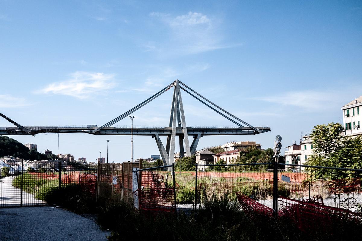 Il ponte Morandi di Genova dopo il crollo che ha fatto 43 vittime (Stefano Bertolotti/Flickr CC BY-NC-SA 2.0)