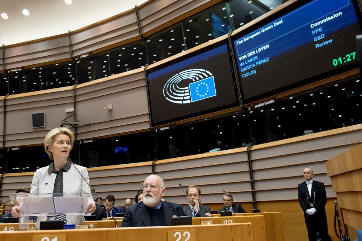Bruxelles, 11 dicembre 2019. La presidente della commissione europea Ursula von der Leyen e il vicepresidente esecutivo Frans Timmermans presentano il Green deal al parlamento europeo (Foto di E. Ansotte/Ue)