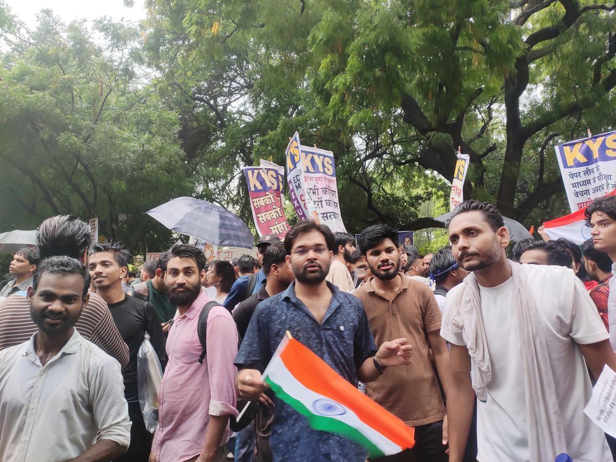 Nuiva Dehli, 20 luglio 2026. Studenti provenienti da tutta l'India radunati a Jantar Mantar, pronti a marciare verso il parlamento. Foto di S. R. Dutta
