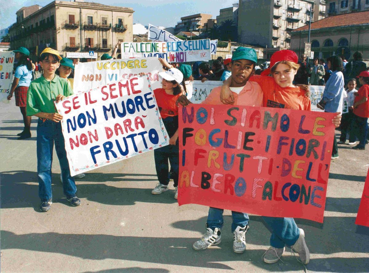 Torre Annunziata, 21 marzo 2001. Foto di T. Raffetti