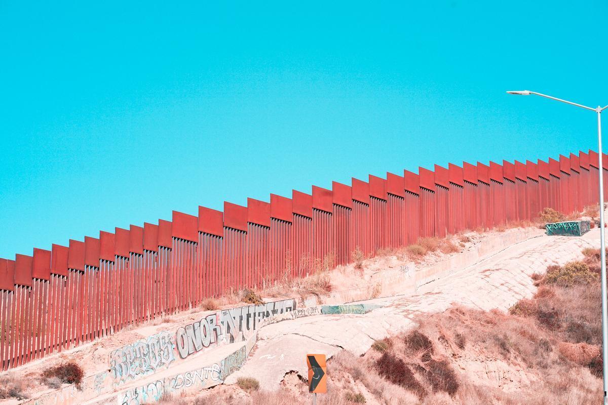 Tijuana, Messico. Il muro che segna il confine con gli Stati Uniti (Barbara Zandoval/Unsplash) 