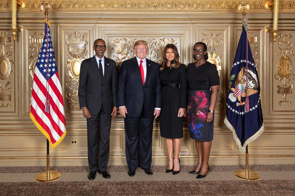 I presidenti di Usa e Ruanda Donald Trump e Paul Kagame, con le rispettive first lady