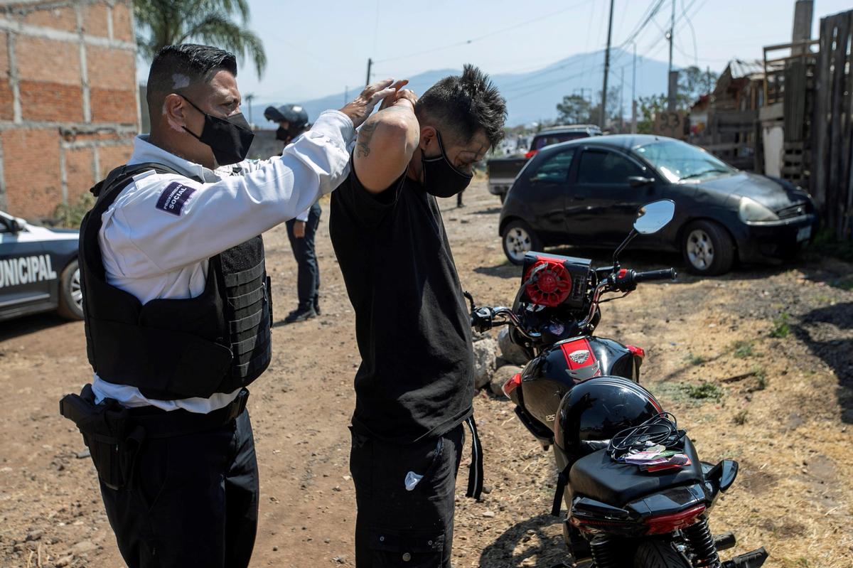 Un'operazione della polizia messicana contro un cartello della droga. Ansa