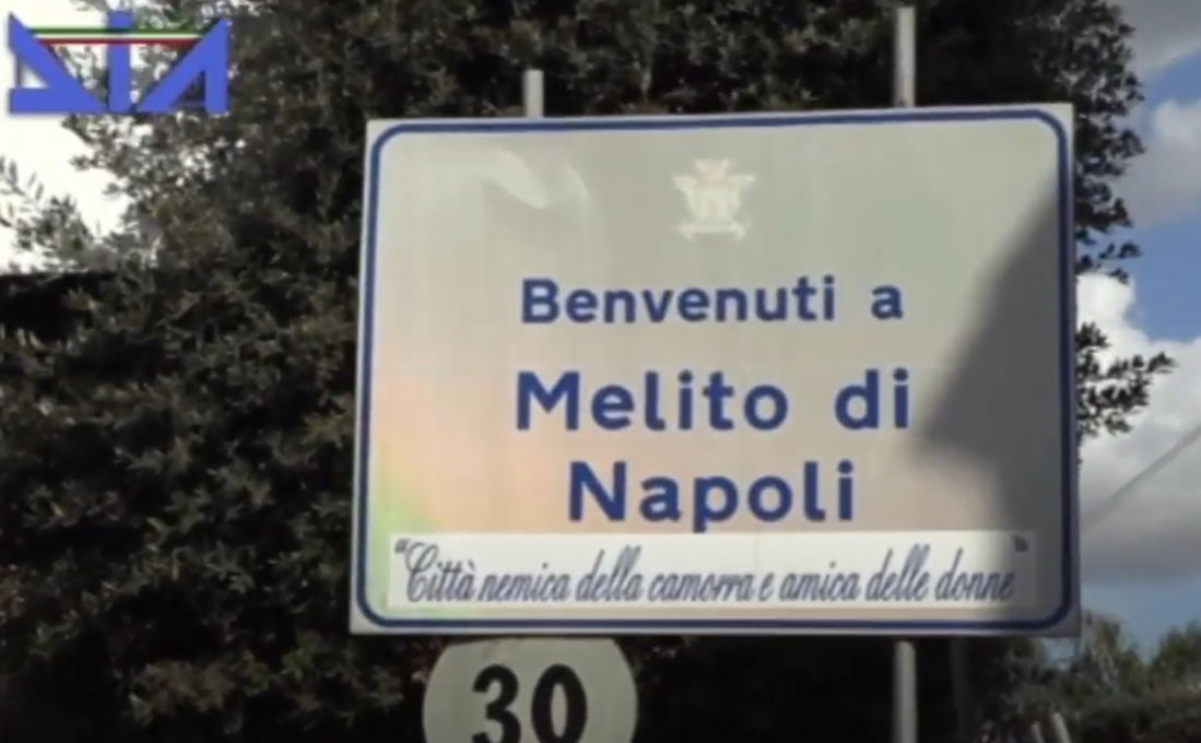 "Città nemica della camorra". Il cartello all'ingresso di Melito Di Napoli (Fotogramma dal video della Dia)
