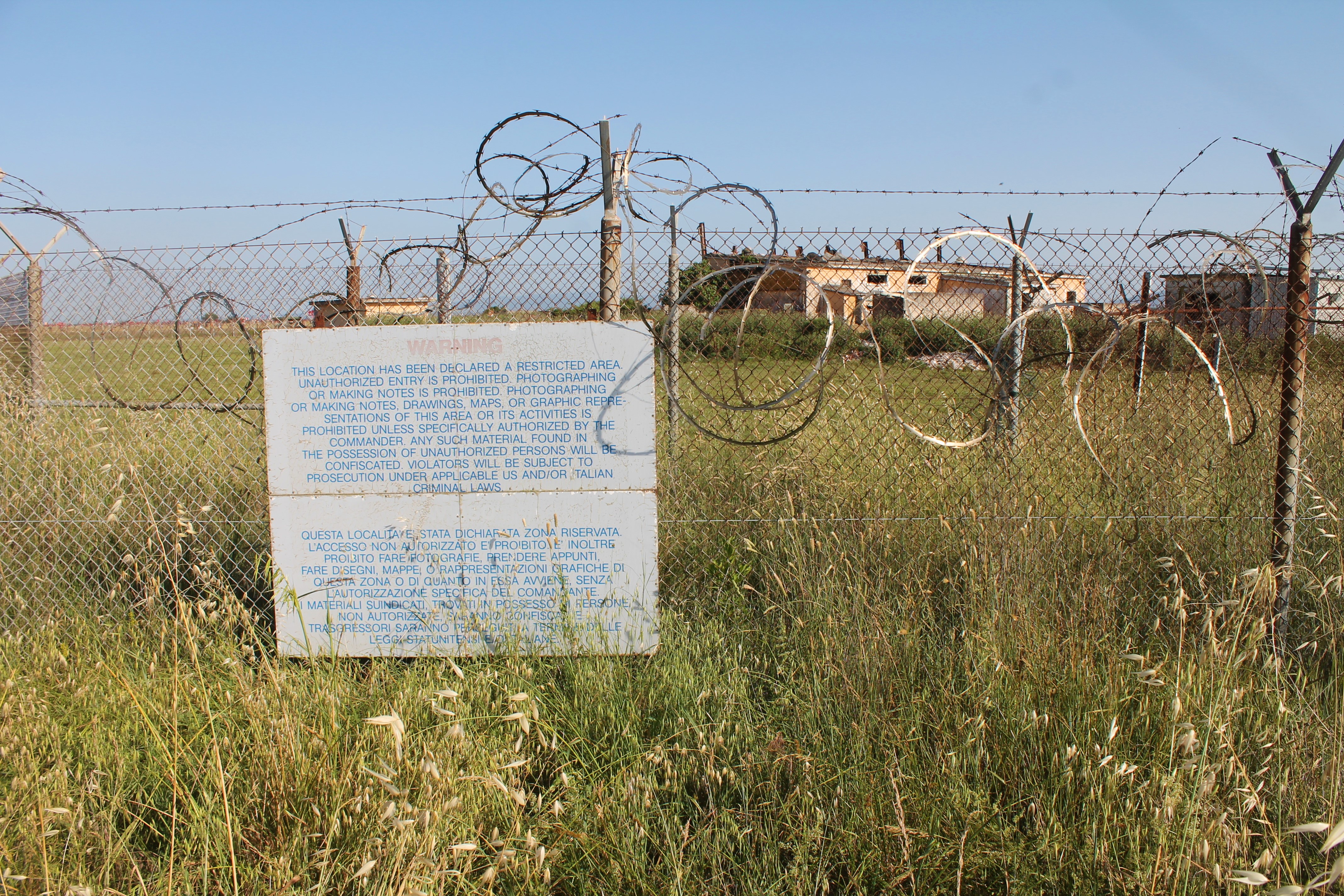 L'area dell'ex radar dismesso all'interno della riserva di San Rossore