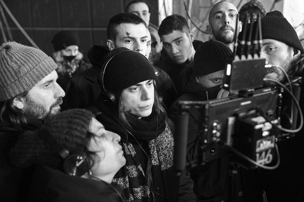 Il regista Francesco Costabile sul set del film "Familia"