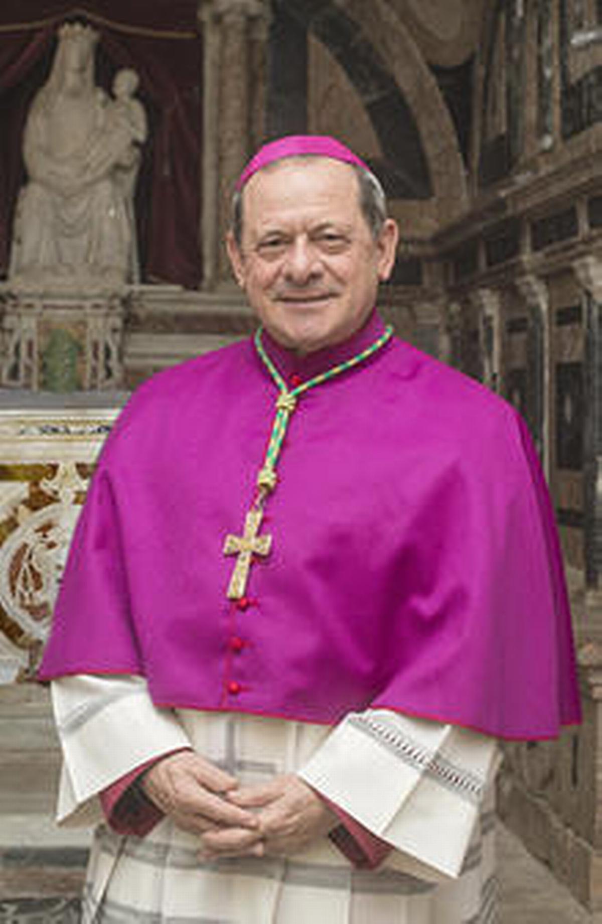 Il vescovo di Locri-Gerace don Franco Oliva