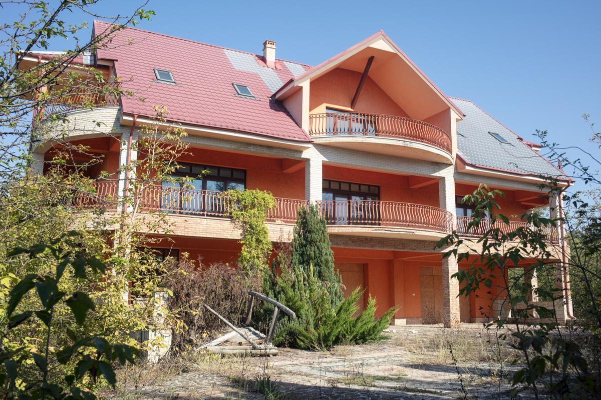 The confiscated villa in Traian, Romania. Photo by Ioana Cîrlig