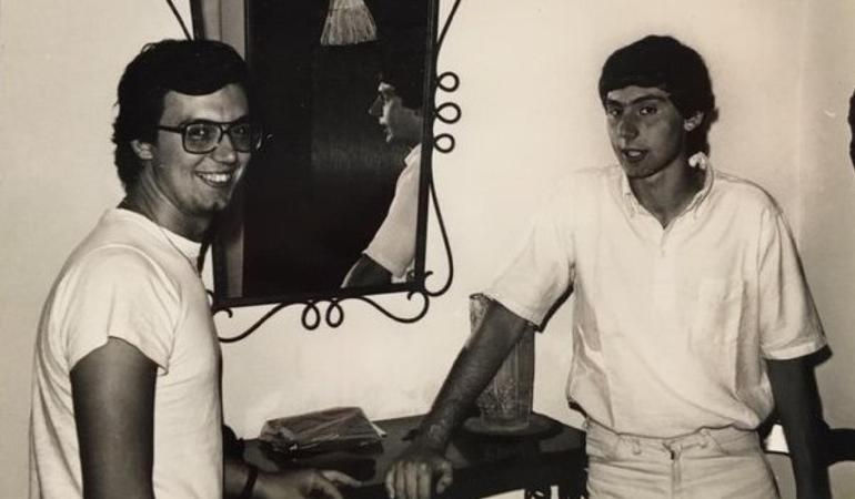 Giancarlo Siani con il fratello Paolo. Foto della Fondazione Giancarlo Siani