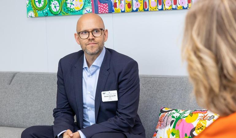 Bruxelles, 25 febbraio 2025. Il fondatore di Spotify, Daniel Ek, durante un incontro con la vicepresidente della Commissione europea Henna Virkkunen. Foto di Bogdan Hoyaux/ EC Audiovisual