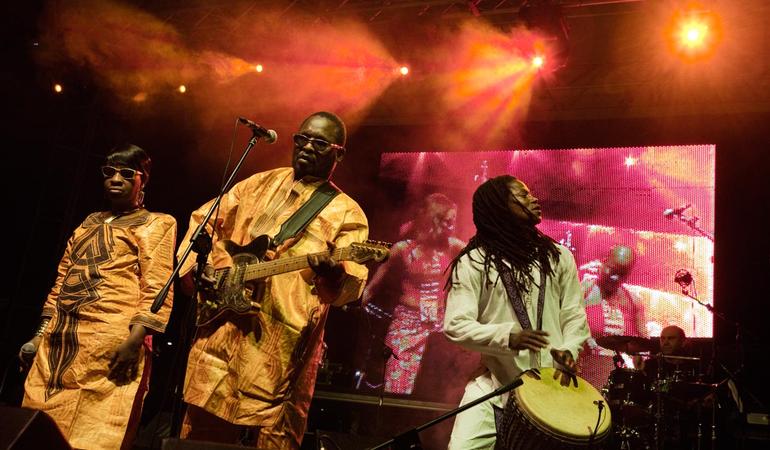Ferrara, i musicisti maliani Amadou e Mariam al festival di Internazionale. F. Alesi/Flickr