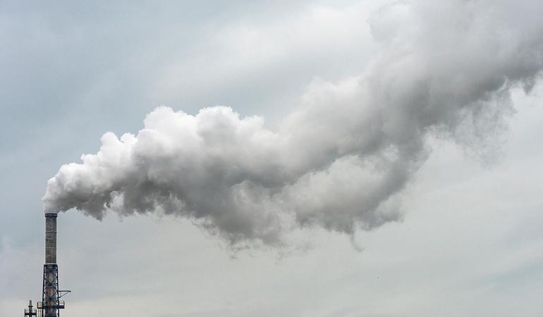 Ravenna, 14 dicembre 2018. Le emissioni del polo chimico (Foto di Michele Lapini)