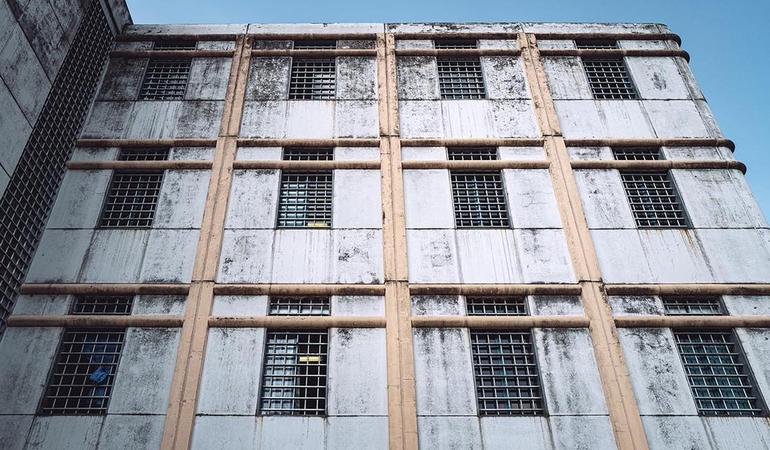 Una palazzina del carcere "Lorusso e Cttugno" a Torino. Foto di Marco Panzarella