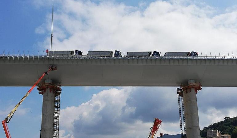 Il collaudo del nuovo Ponte Morandi, a Genova (Foto dal sito Commissario ricostruzione Genova)