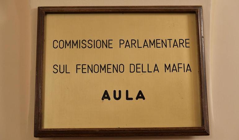 La destra contro i conflitti d'interessi, ma solo in commissione antimafia