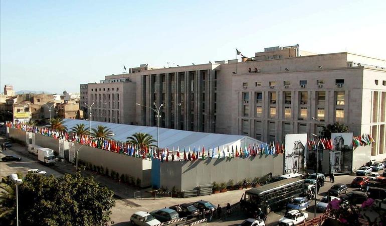 Palermo, December 2000. The court during the United Nations summit (Ansa)
