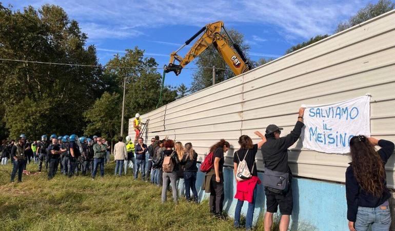 Dal 4 settembre a Torino, con l'inizio dei lavori per la Cittadella dello Sport, sono partite le proteste per impedire che il parco del Meisino cambi la sua natura in nome di un presunto rinnovamento, finanziato dai fondi del PNRR