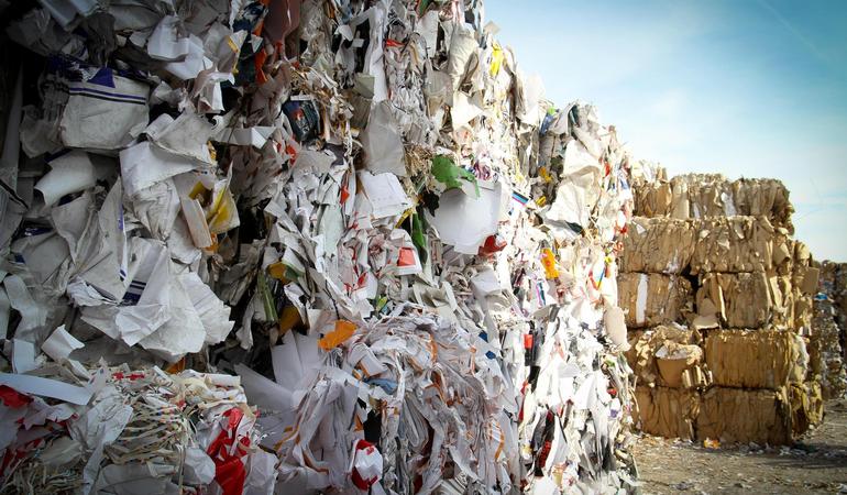 Dove arriva covid, arrivano le deroghe. Anche sui rifiuti